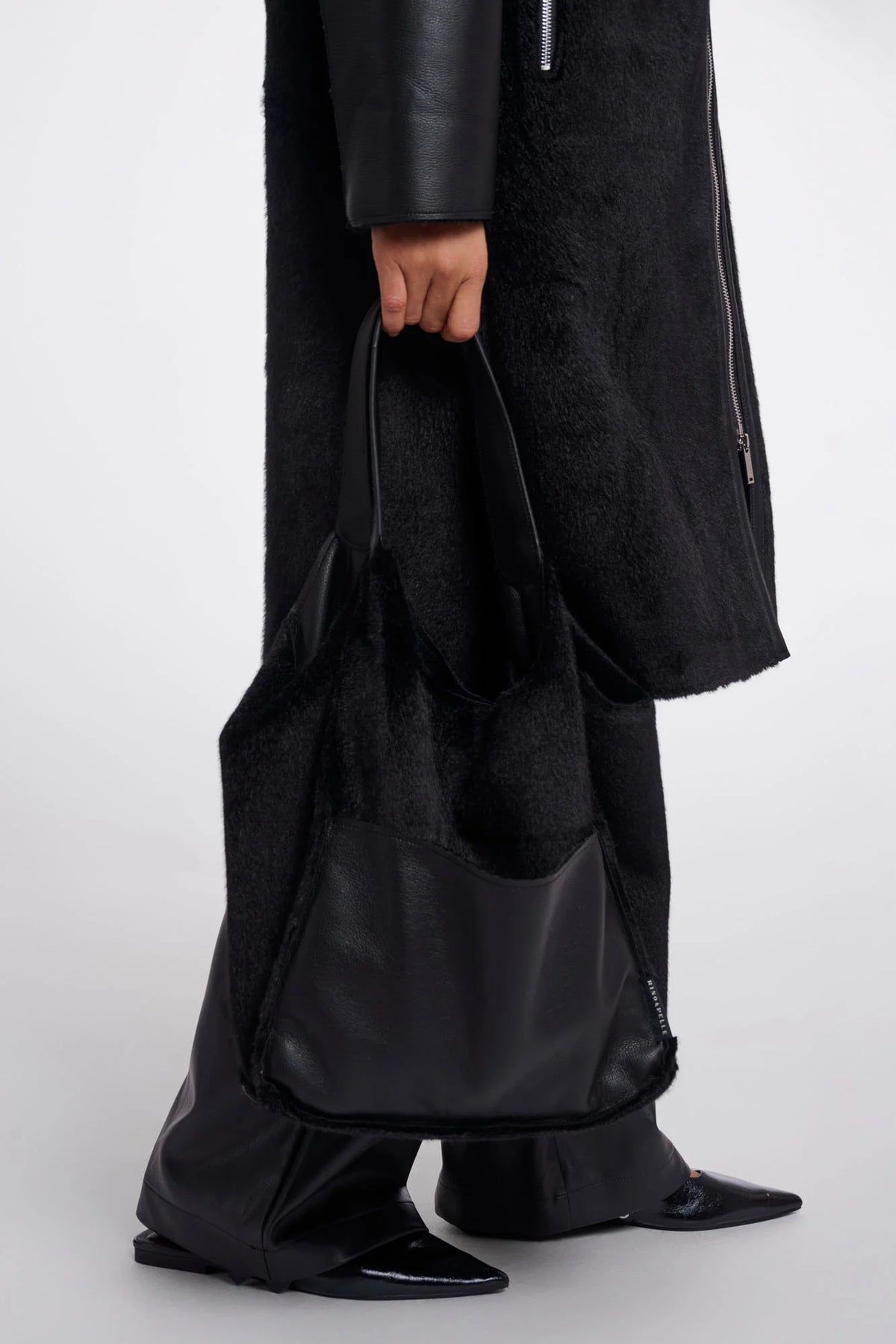 Rino & Pelle Chi handbag in Black