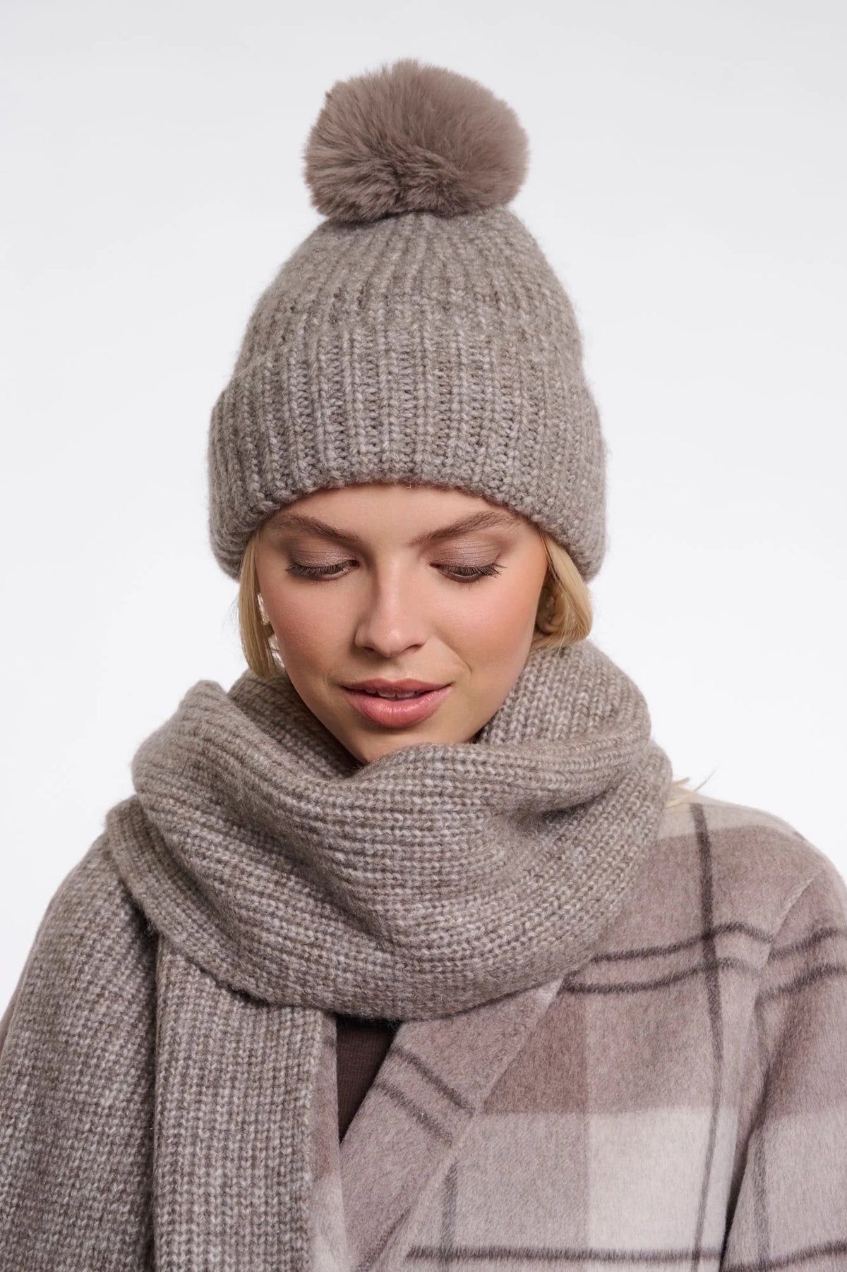 Rino & Pelle Nancy Beanie with Pompon in Toffee Blend
