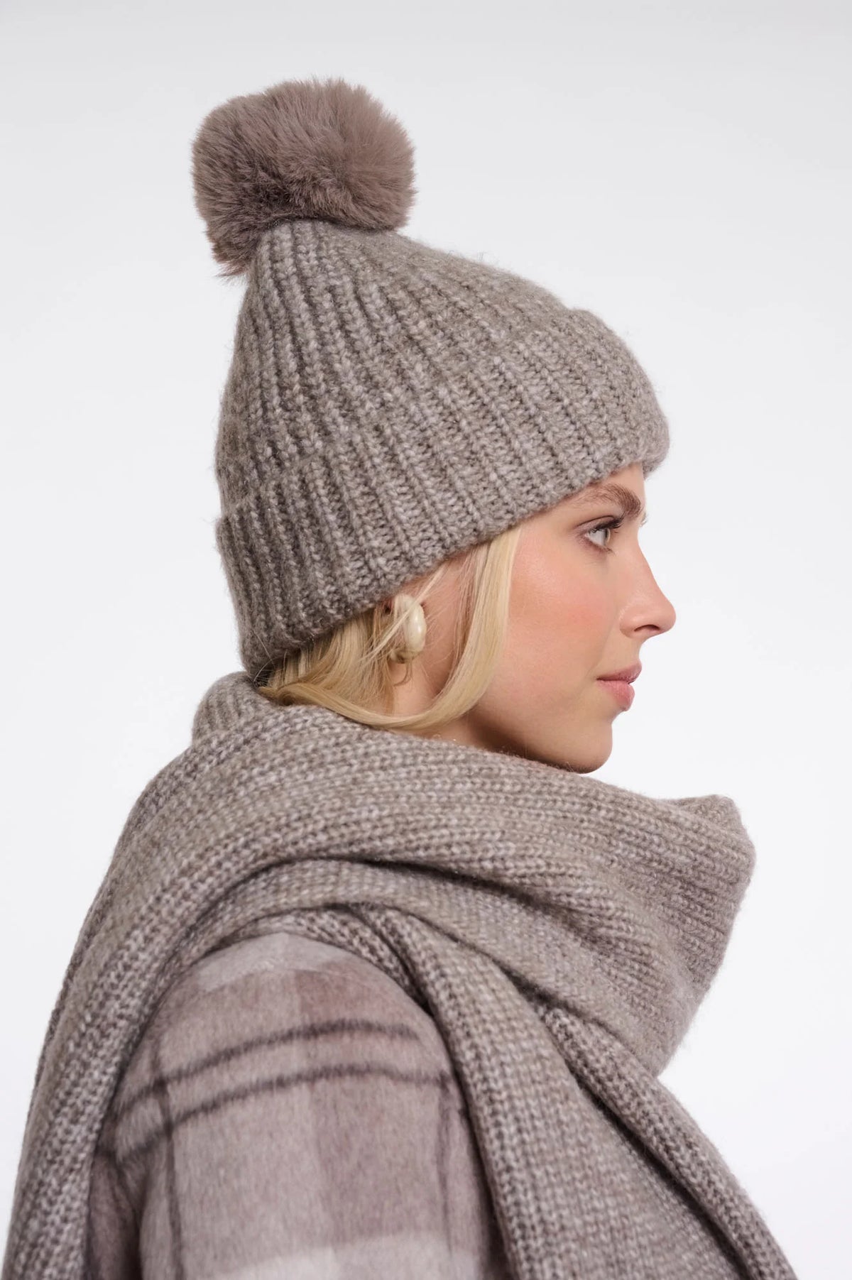 Rino & Pelle Nancy Beanie with Pompon in Toffee Blend