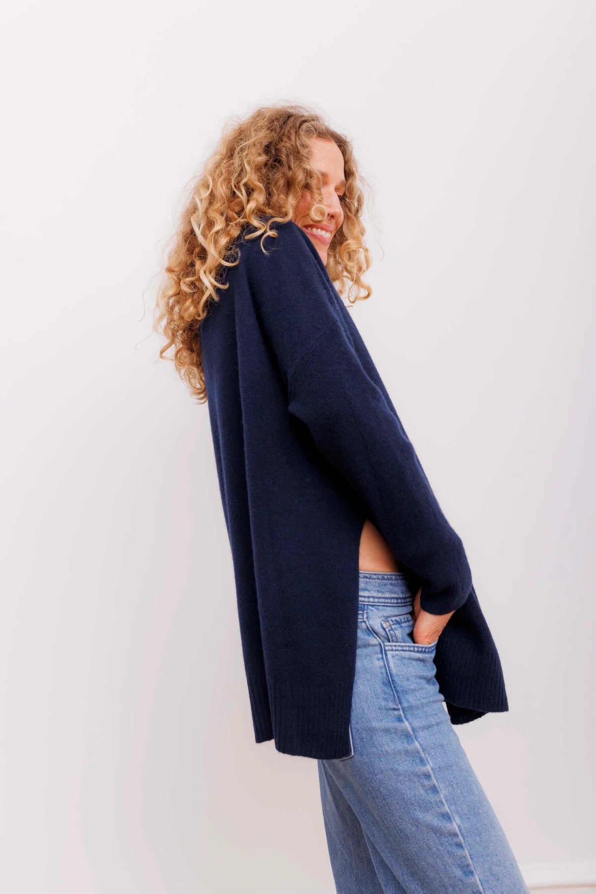 Beta Studios Berta Oversize O - Neck Navy - Fifi & Moose BoutiqueFifi & Moose BoutiqueFifi & Moose BoutiqueClothing