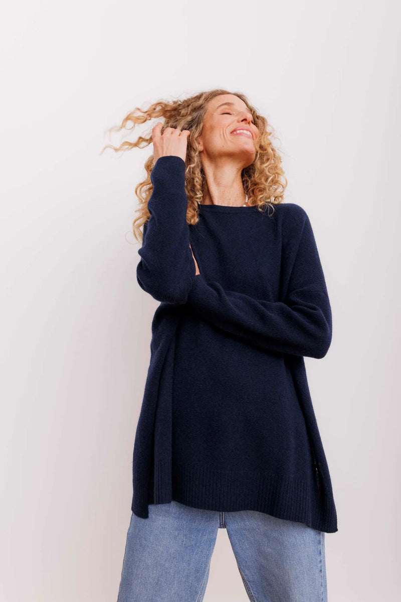 Beta Studios Berta Oversize O - Neck Navy - Fifi & Moose BoutiqueFifi & Moose BoutiqueFifi & Moose BoutiqueClothing