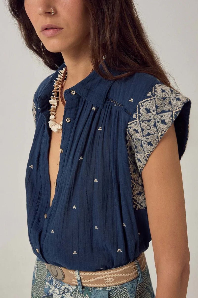 Maison Hotel Satori Karina Sleeveless Shirt - Fifi & Moose BoutiqueFifi & Moose BoutiqueFifi & Moose BoutiqueBlouse Shirt